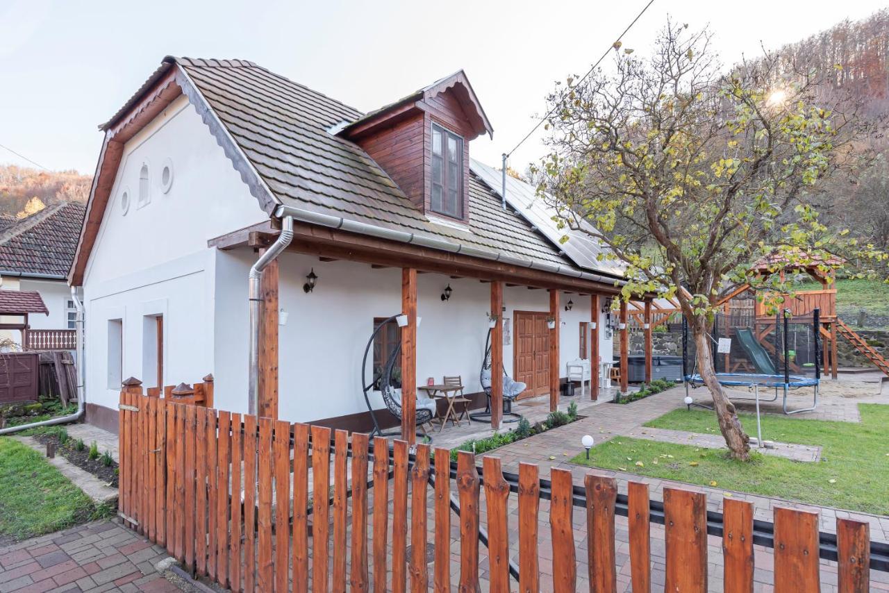 Appartamento HepeHuta Házikó Háromhuta Esterno foto
