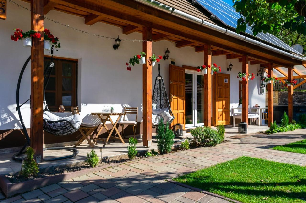 Appartamento HepeHuta Házikó Háromhuta Esterno foto
